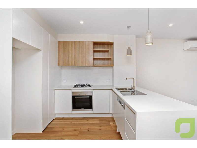 2/31 Hope Street, Spotswood VIC 3015