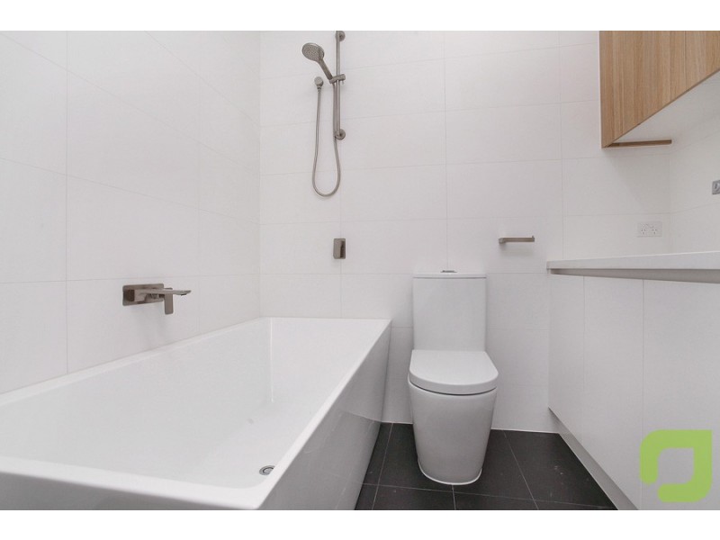 2/31 Hope Street, Spotswood VIC 3015