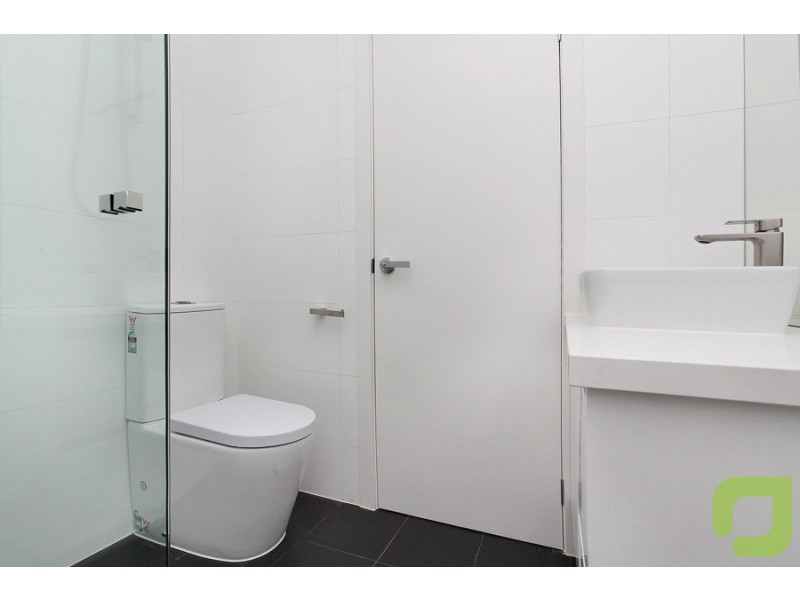 2/31 Hope Street, Spotswood VIC 3015