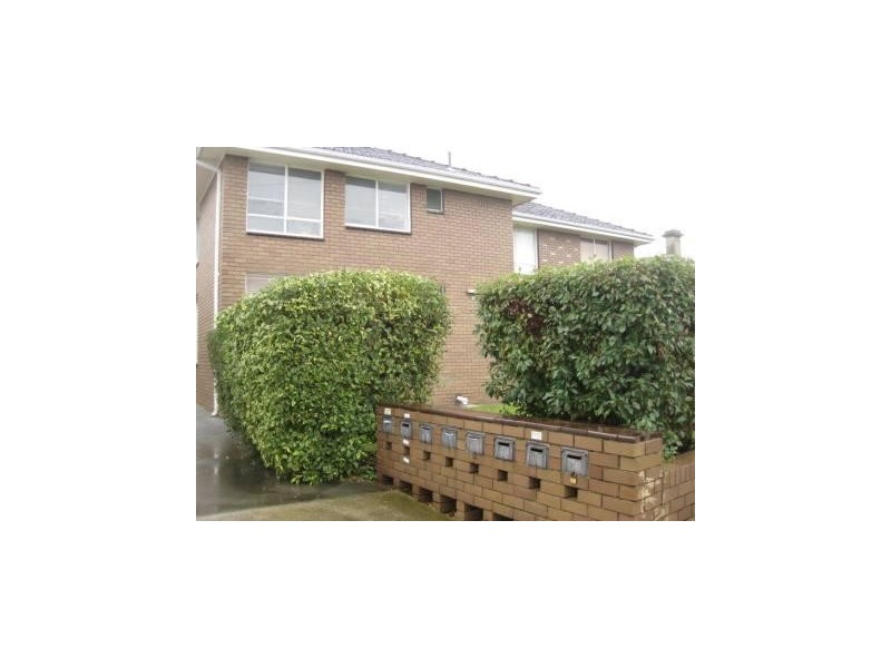 2/13 Dover Road, Williamstown VIC 3016