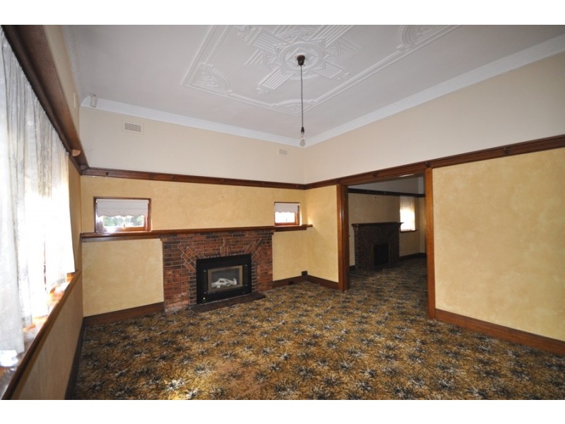 9 Oakdene Crescent, Carnegie VIC 3163