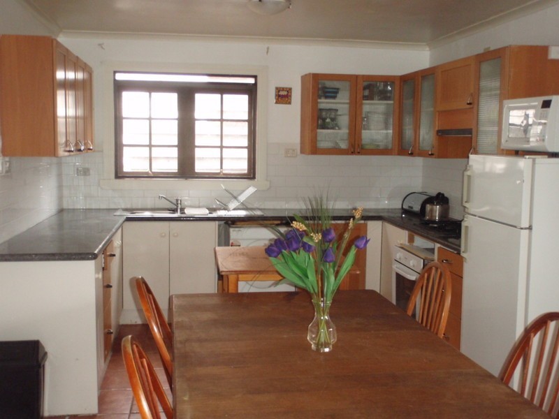 19A  Austin Street, Seddon VIC 3011