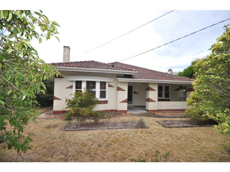 19 Oakdene Crescent, Carnegie VIC 3163