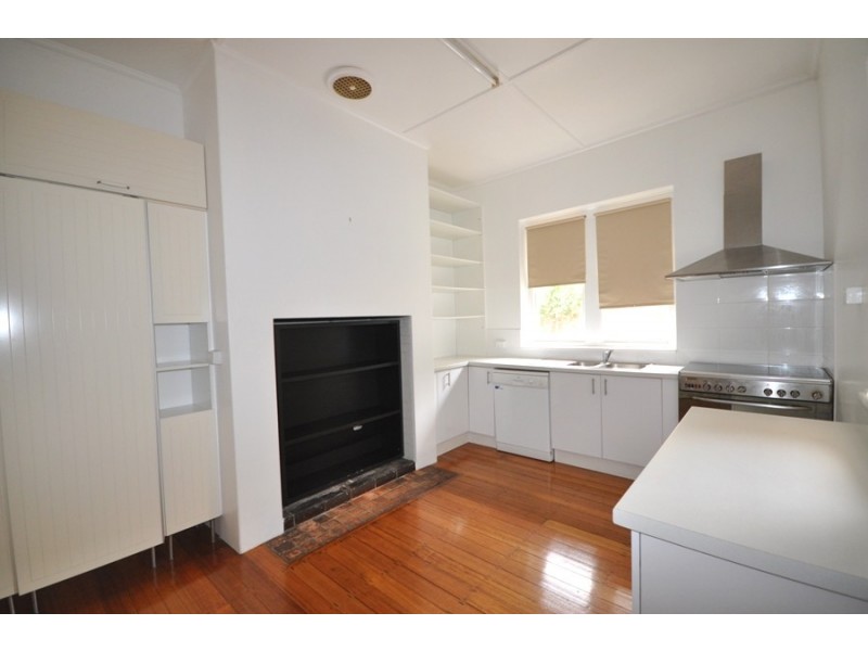 19 Oakdene Crescent, Carnegie VIC 3163