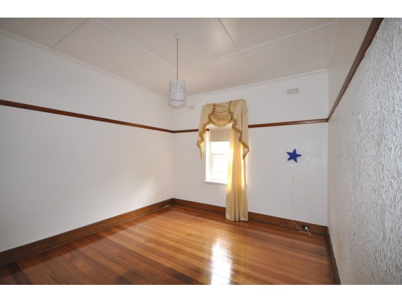 19 Oakdene Crescent, Carnegie VIC 3163