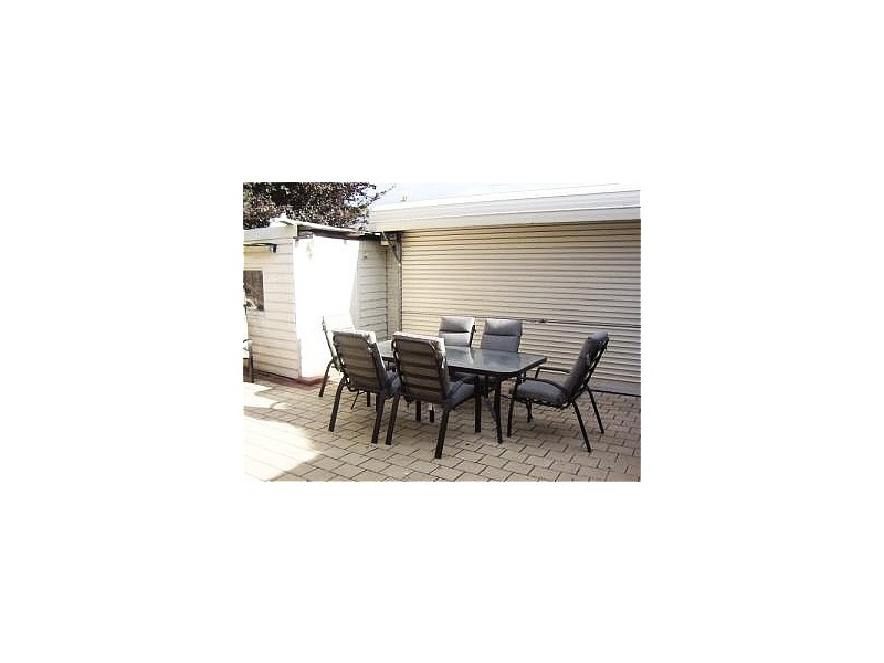 8 Browning Street, Seddon VIC 3011