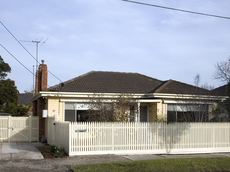 17 Rosshire Road, Newport VIC 3015