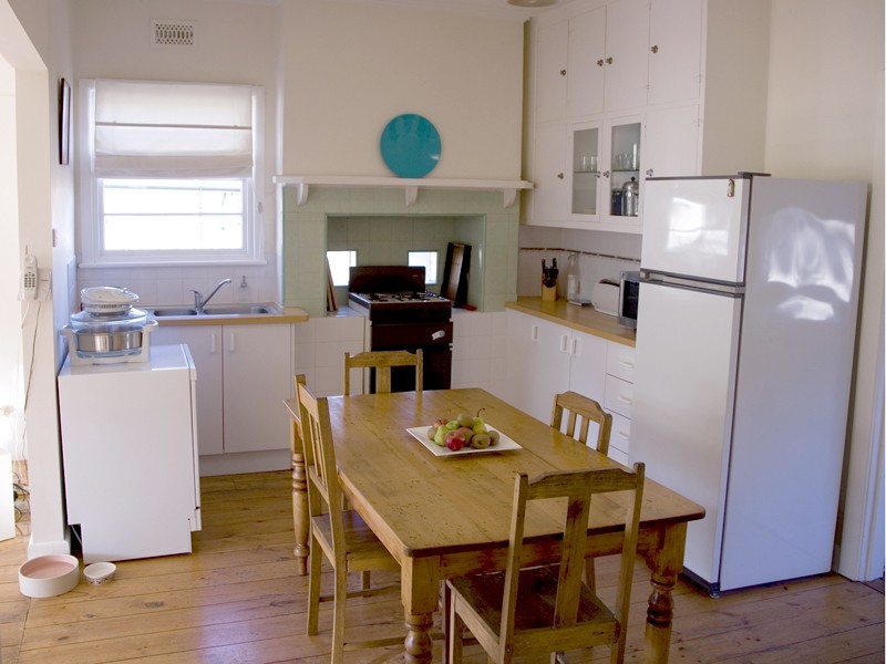 17 Rosshire Road, Newport VIC 3015