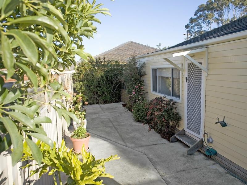 17 Rosshire Road, Newport VIC 3015