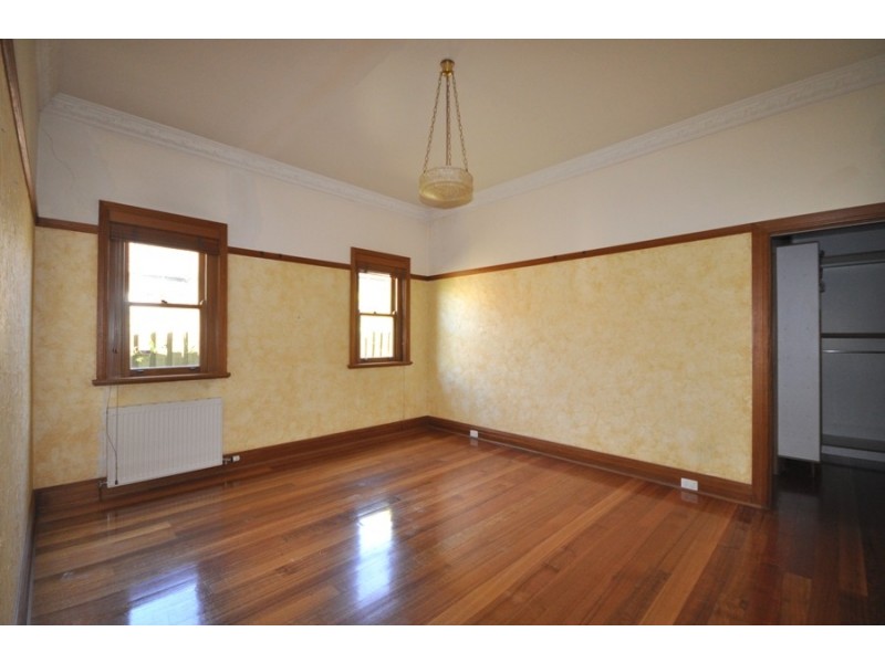 11 Oakdene Crescent, Carnegie VIC 3163