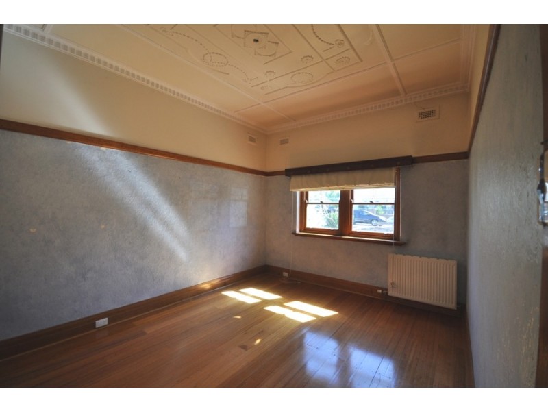 11 Oakdene Crescent, Carnegie VIC 3163