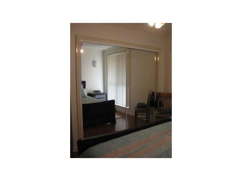 2/5 Amaranth Avenue, Altona North VIC 3025