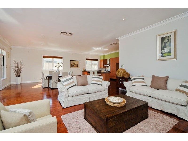 9 Farm Street, Newport VIC 3015