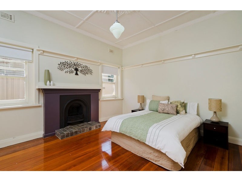 9 Farm Street, Newport VIC 3015