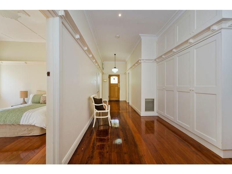 9 Farm Street, Newport VIC 3015