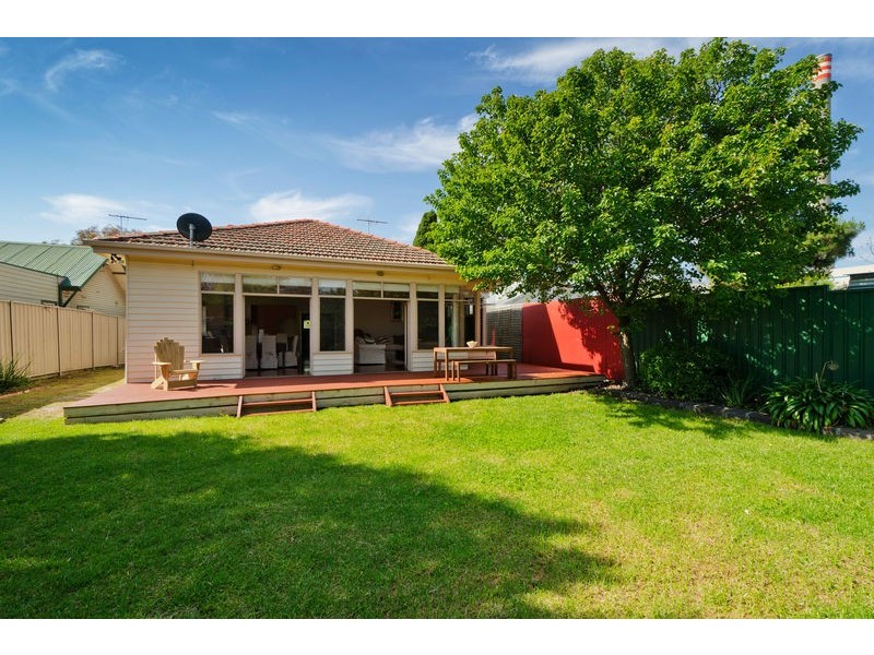 9 Farm Street, Newport VIC 3015