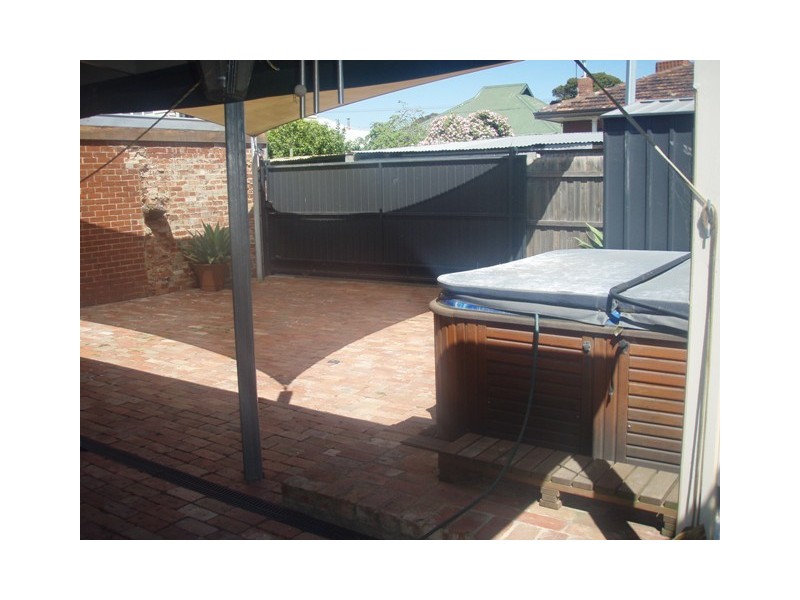 84 Coronation Street, Kingsville VIC 3012