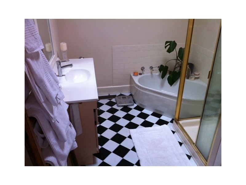 4 Nesnah Street, West Footscray VIC 3012