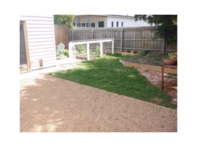 4 Nesnah Street, West Footscray VIC 3012