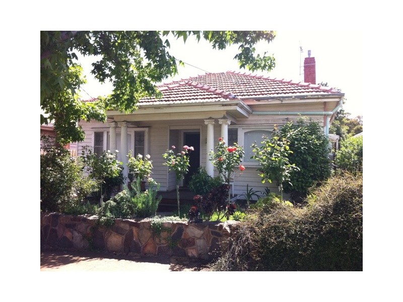 4 Nesnah Street, West Footscray VIC 3012