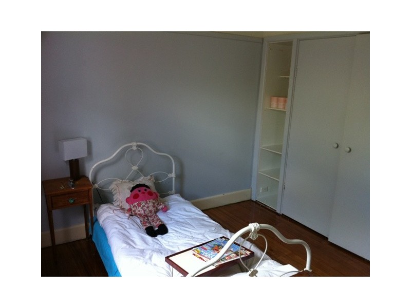 4 Nesnah Street, West Footscray VIC 3012