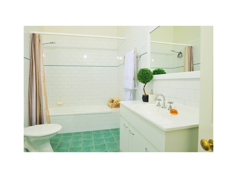 21 Tennyson Street, Seddon VIC 3011