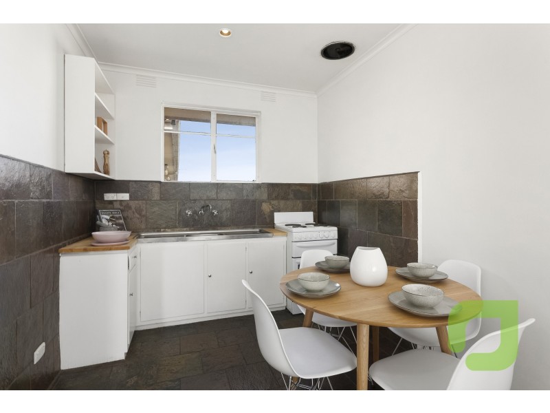 17/181 Geelong Road, Seddon VIC 3011