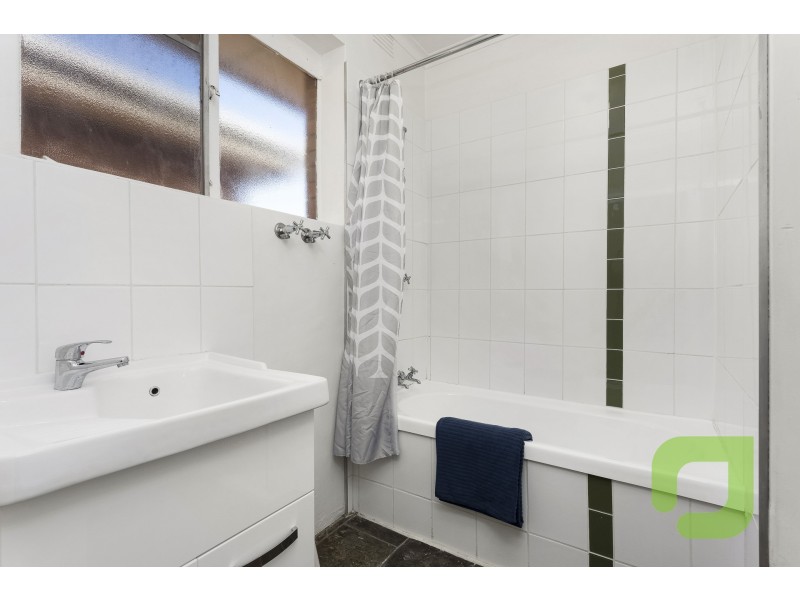 17/181 Geelong Road, Seddon VIC 3011