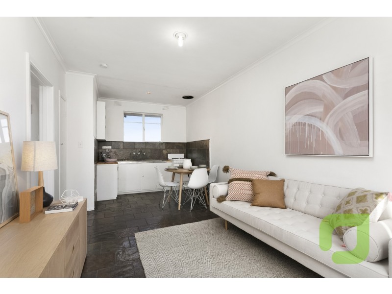17/181 Geelong Road, Seddon VIC 3011