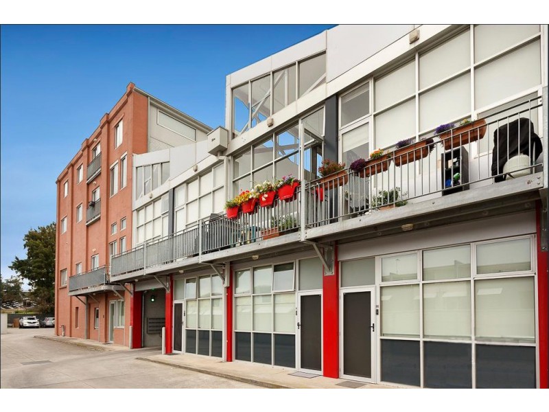8/5 Saltriver Place, Footscray VIC 3011