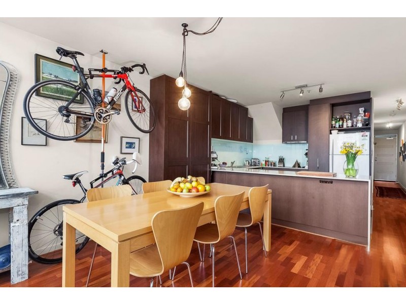 8/5 Saltriver Place, Footscray VIC 3011
