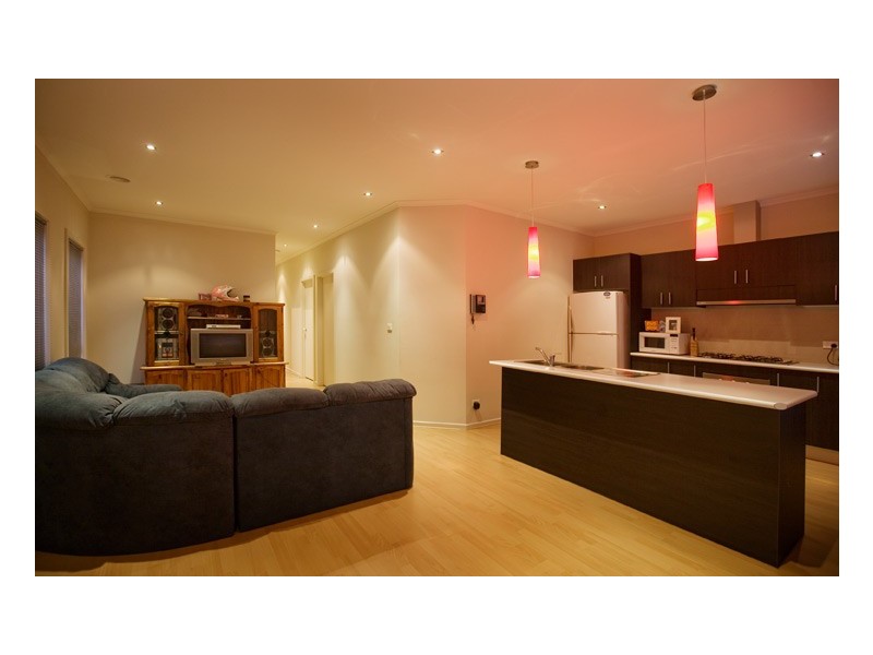 2/7 Halladale Avenue, Wyndham Vale VIC 3024