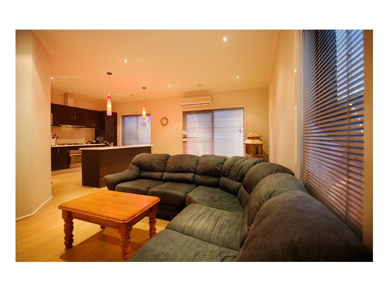 2/7 Halladale Avenue, Wyndham Vale VIC 3024