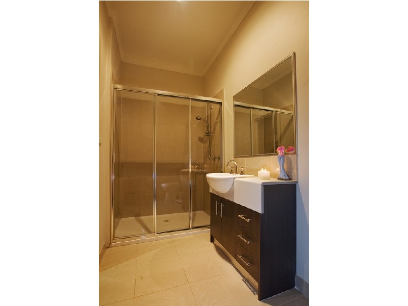 2/7 Halladale Avenue, Wyndham Vale VIC 3024