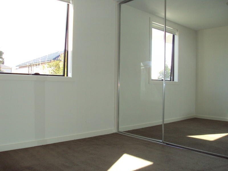 8/2 Crefden Street, Maidstone VIC 3012