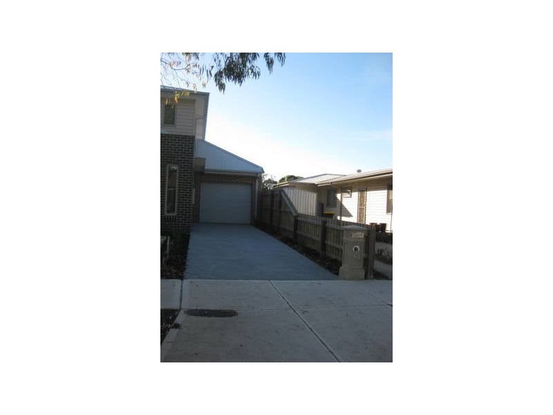 2/26 Charlotte Street, Newport VIC 3015