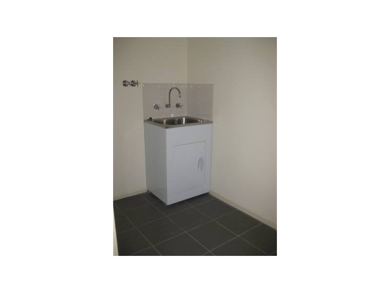 2/26 Charlotte Street, Newport VIC 3015