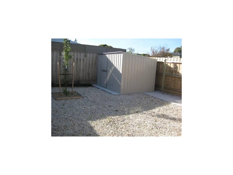 2/26 Charlotte Street, Newport VIC 3015