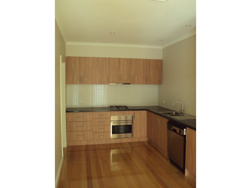 2/37  Wattle Street, West Footscray VIC 3012