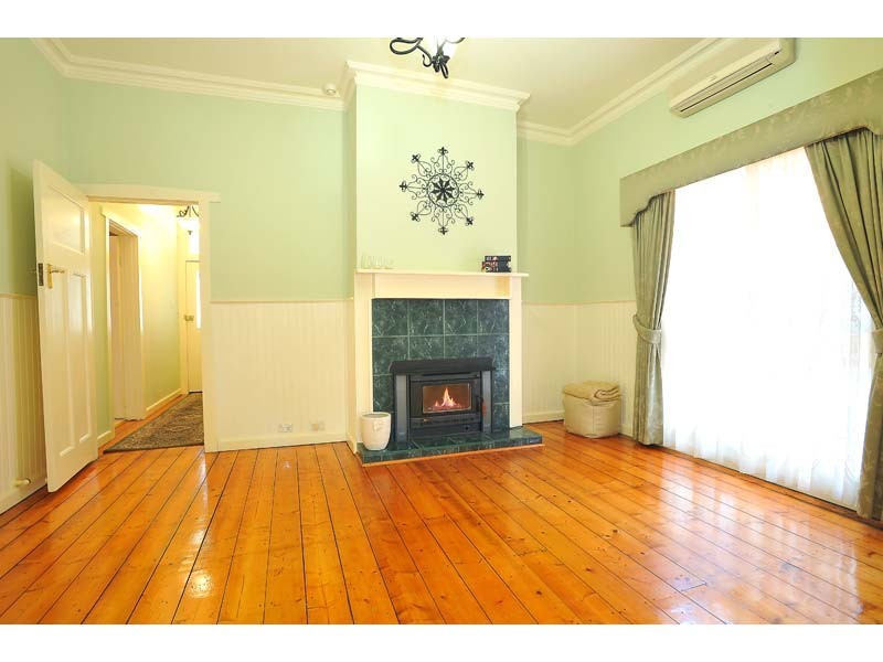 162 Williamstown Road, Kingsville VIC 3012