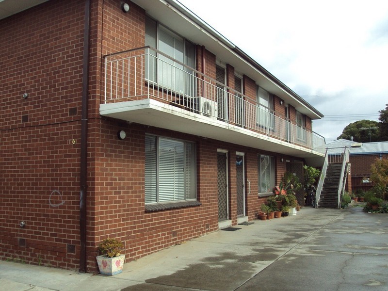 5/16 Coronation Street, Kingsville VIC 3012