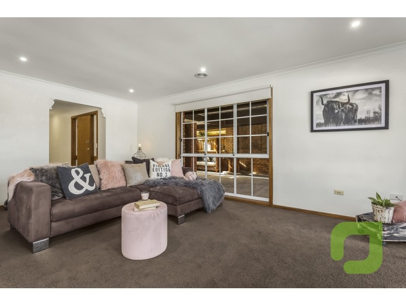 24 Knightsbridge Avenue, Altona Meadows VIC 3028