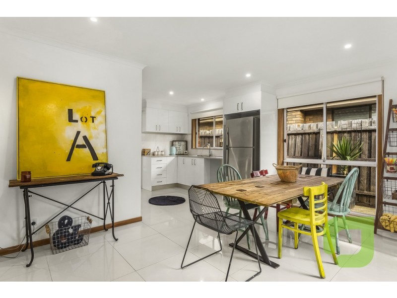 24 Knightsbridge Avenue, Altona Meadows VIC 3028