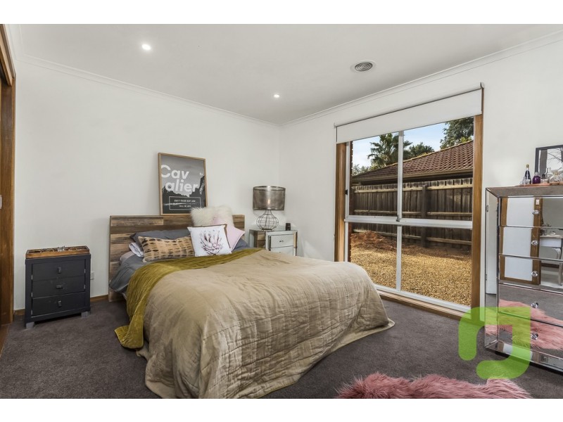 24 Knightsbridge Avenue, Altona Meadows VIC 3028