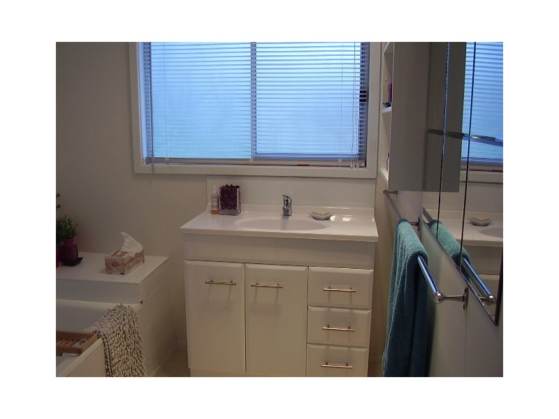 8 Gibb Street, Maidstone VIC 3012