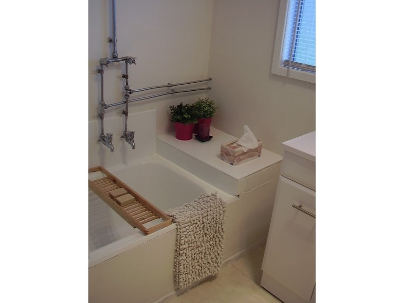 8 Gibb Street, Maidstone VIC 3012