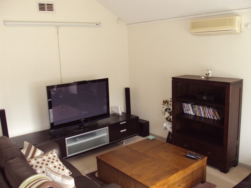 2/143 Mitchell Street, Maidstone VIC 3012