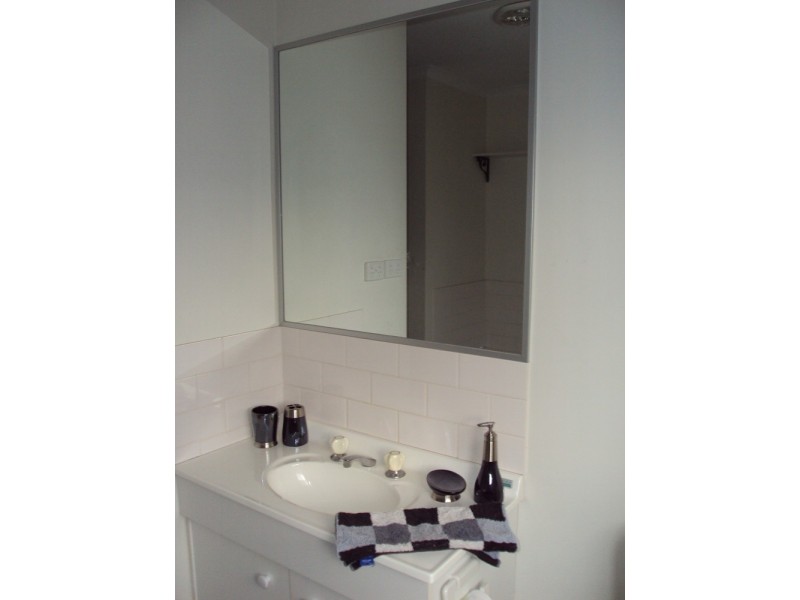 2/143 Mitchell Street, Maidstone VIC 3012