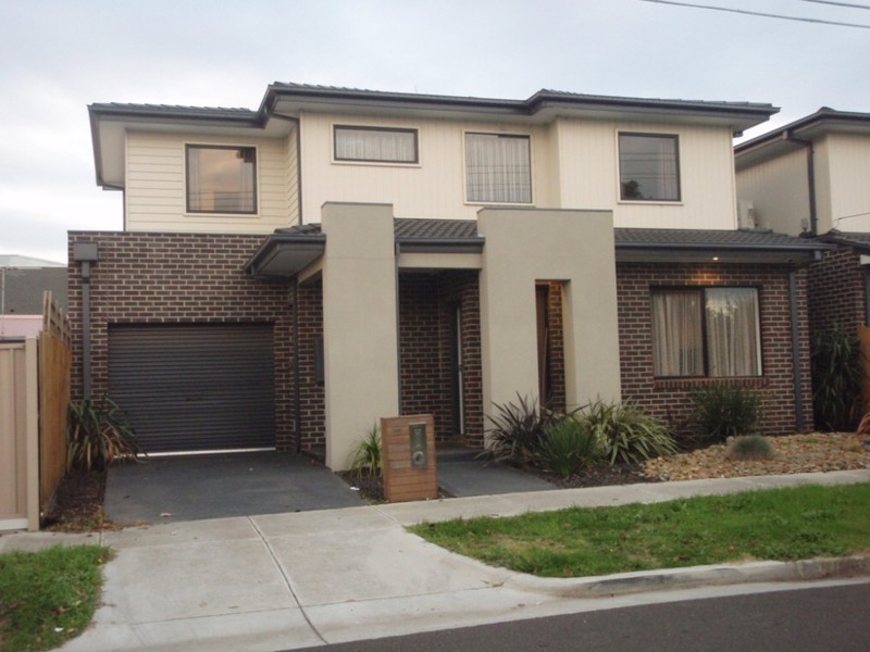 70 Eames Avenue, Brooklyn VIC 3012