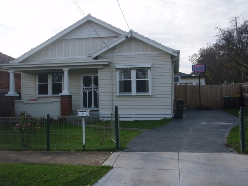 2 Kingaroy Road, Sunshine VIC 3020